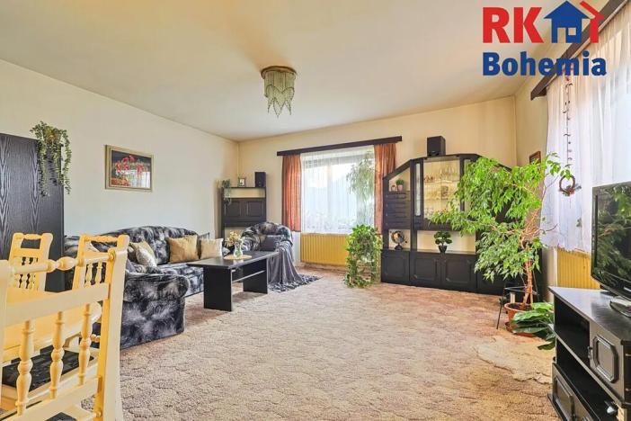 Prodej vícegeneračního domu, Chrášťany, 218 m2