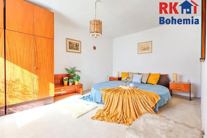 Prodej vícegeneračního domu, Chrášťany, 218 m2