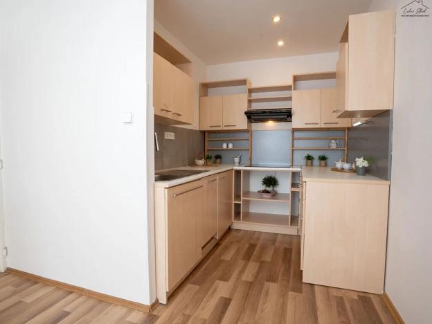 Prodej bytu 2+kk, Praha - Modřany, Krouzova, 43 m2