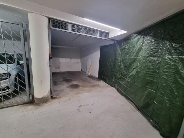 Pronájem garážového stání, Hradec Králové - Nový Hradec Králové, 12 m2