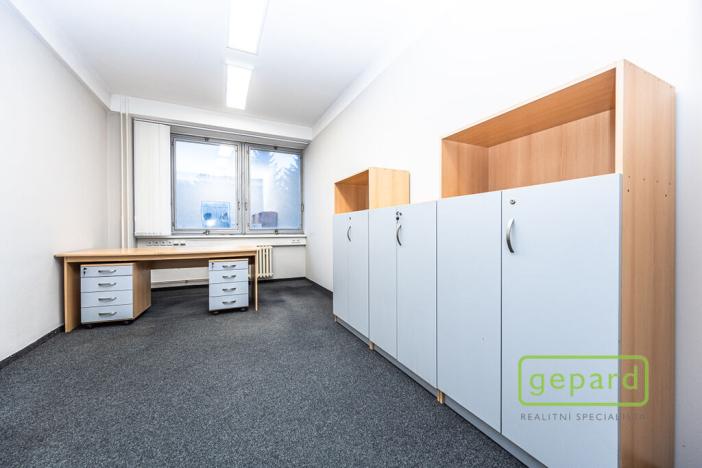 Pronájem kanceláře, Praha - Motol, Plzeňská, 213 m2