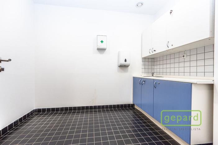 Pronájem kanceláře, Praha - Motol, Plzeňská, 213 m2