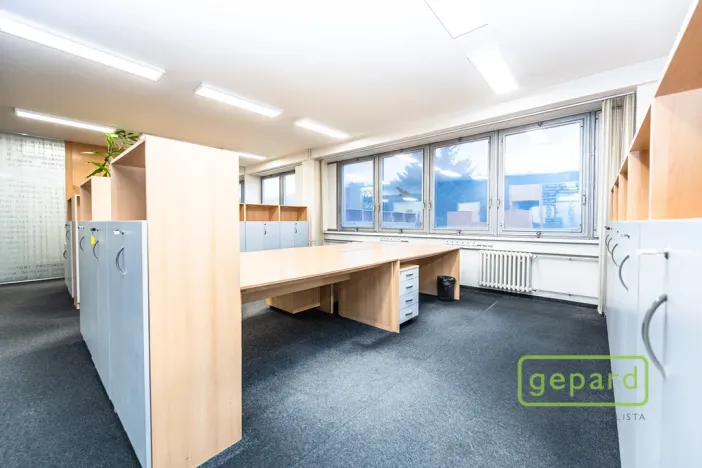 Pronájem kanceláře, Praha - Motol, Plzeňská, 213 m2