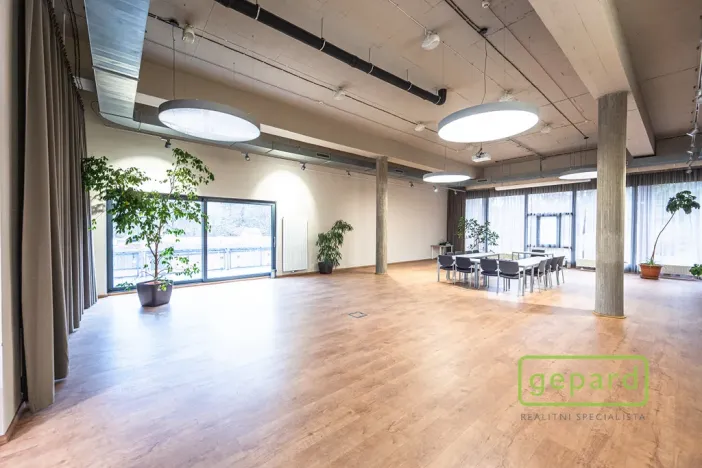 Pronájem kanceláře, Praha - Motol, Plzeňská, 132 m2