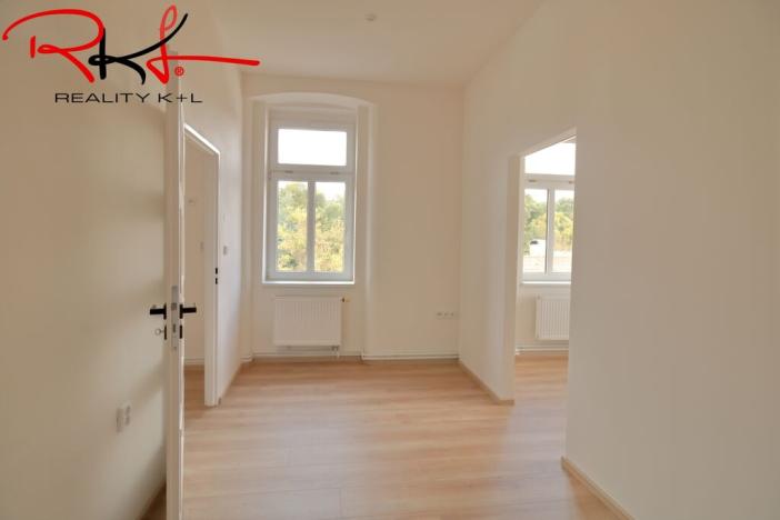 Prodej bytu 3+1, Veltrusy, Komenského, 65 m2