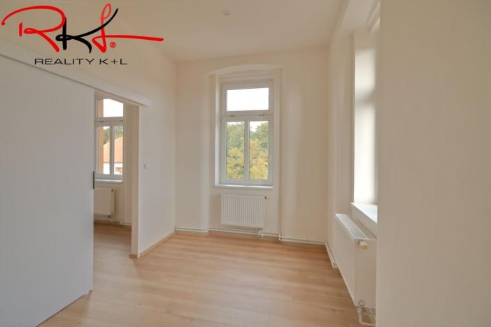 Prodej bytu 3+1, Veltrusy, Komenského, 65 m2