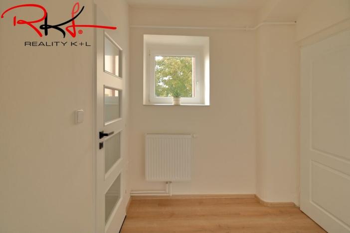 Prodej bytu 3+1, Veltrusy, Komenského, 65 m2