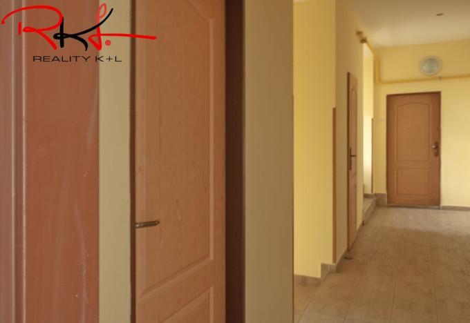 Prodej bytu 3+1, Veltrusy, Komenského, 65 m2