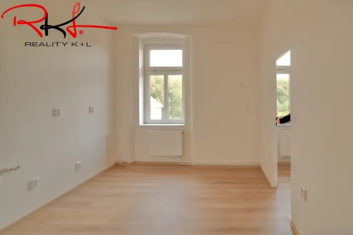 Prodej bytu 3+1, Veltrusy, Komenského, 65 m2