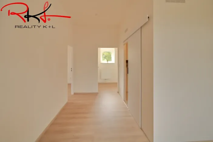 Prodej bytu 3+1, Veltrusy, Komenského, 65 m2