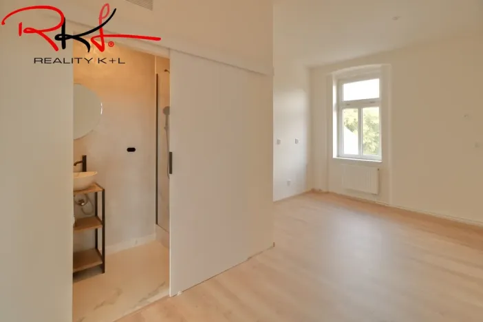 Prodej bytu 3+1, Veltrusy, Komenského, 65 m2