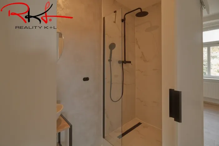 Prodej bytu 3+1, Veltrusy, Komenského, 65 m2