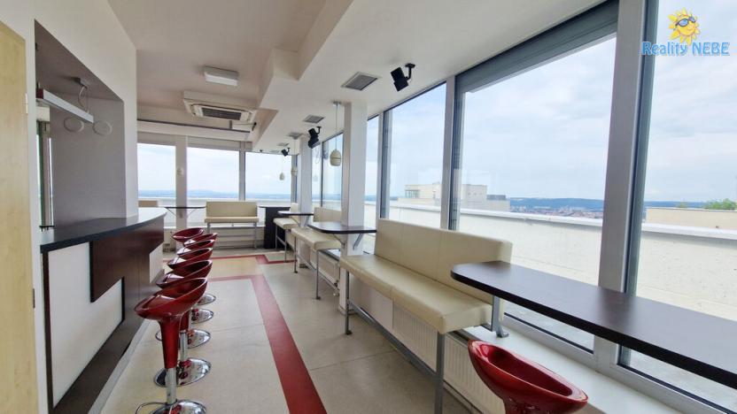 Pronájem obchodního prostoru, Brno - Lesná, Majdalenky, 214 m2