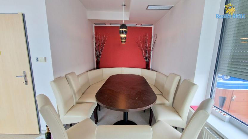 Pronájem obchodního prostoru, Brno - Lesná, Majdalenky, 214 m2