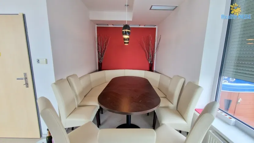 Pronájem obchodního prostoru, Brno - Lesná, Majdalenky, 214 m2