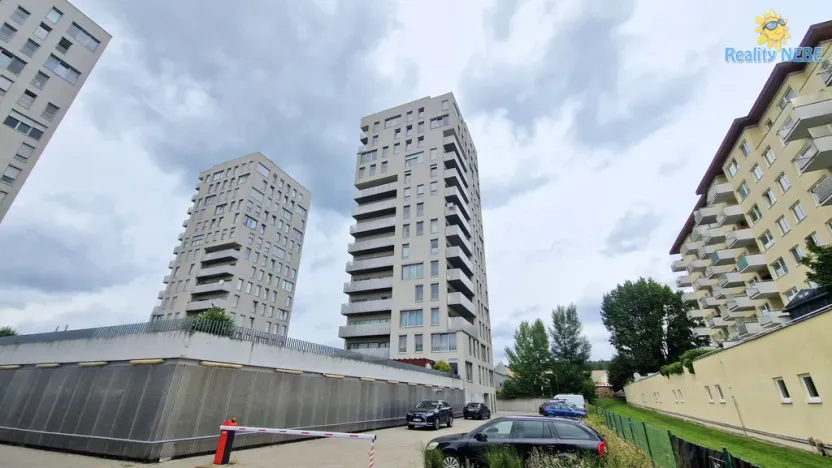 Pronájem obchodního prostoru, Brno - Lesná, Majdalenky, 214 m2
