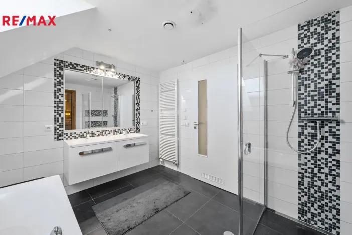 Prodej rodinného domu, Stěžery - Stěžírky, 215 m2