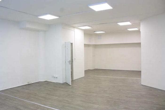 Pronájem kanceláře, Zlín, nám. T. G. Masaryka, 68 m2