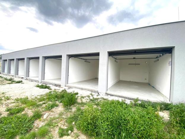 Pronájem garáže, Uherský Brod, 25 m2