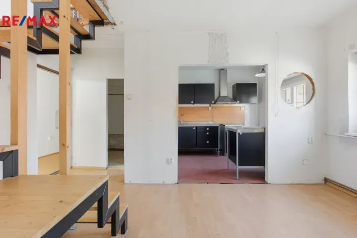 Prodej bytu 4+1, Karlovy Vary, Bulharská, 130 m2