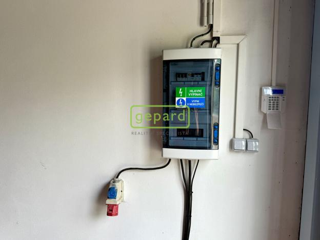 Pronájem obchodního prostoru, Mníšek pod Brdy, Pražská, 250 m2