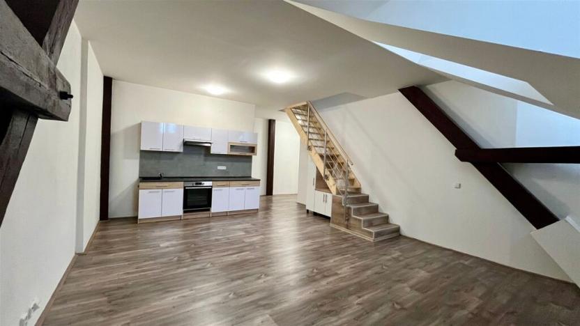 Pronájem bytu 3+kk, Cheb, okres cheb, náměstí Krále Jiřího z Poděbrad, 90 m2