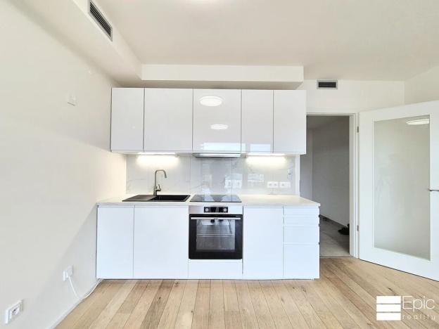 Pronájem bytu 1+kk, Praha - Modřany, Mezi vodami, 32 m2