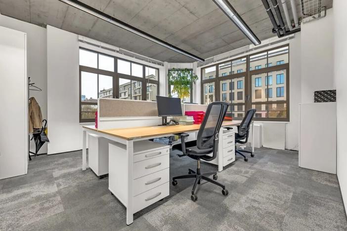 Pronájem kanceláře, Praha, 1200 m2