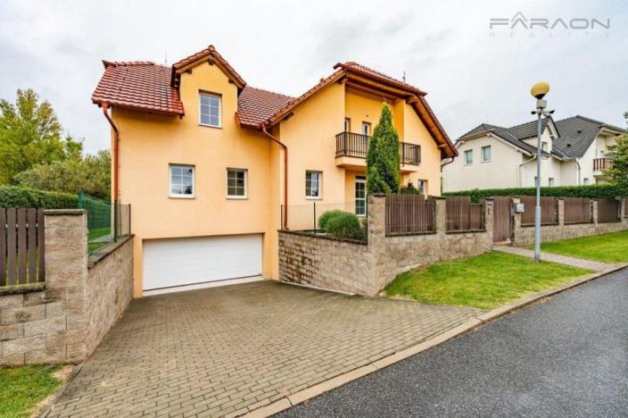 Pronájem rodinného domu, Průhonice, 400 m2