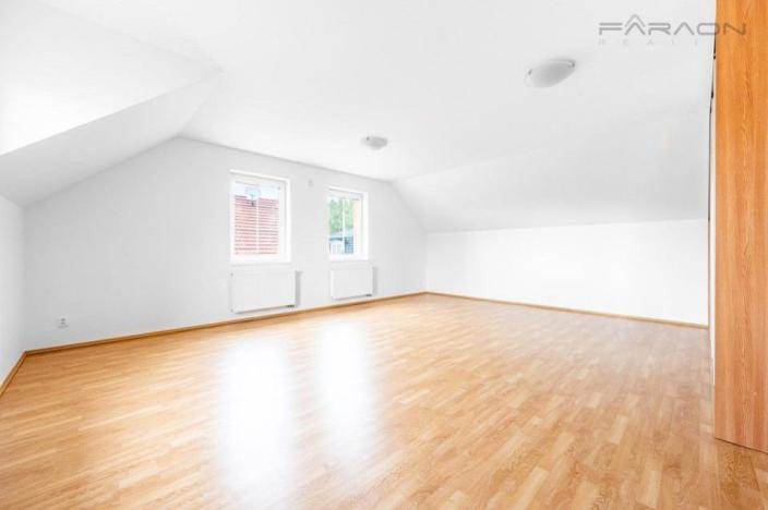 Pronájem rodinného domu, Průhonice, 400 m2