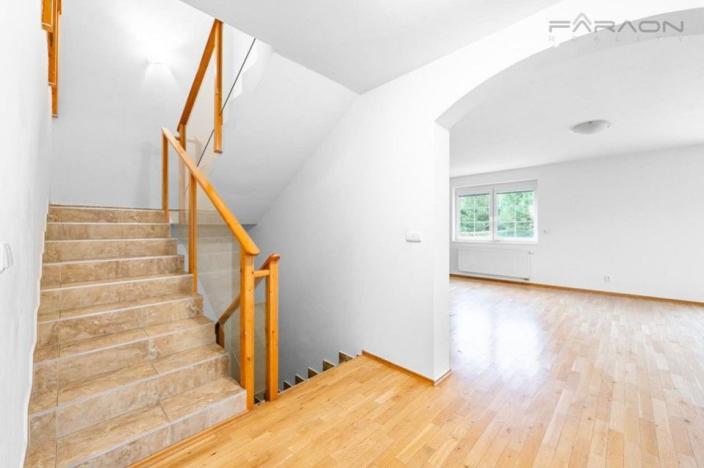 Pronájem rodinného domu, Průhonice, 400 m2