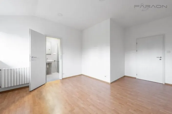 Pronájem rodinného domu, Průhonice, 350 m2