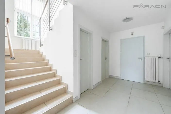 Pronájem rodinného domu, Průhonice, 350 m2