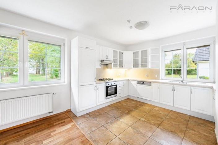 Pronájem rodinného domu, Průhonice, 300 m2