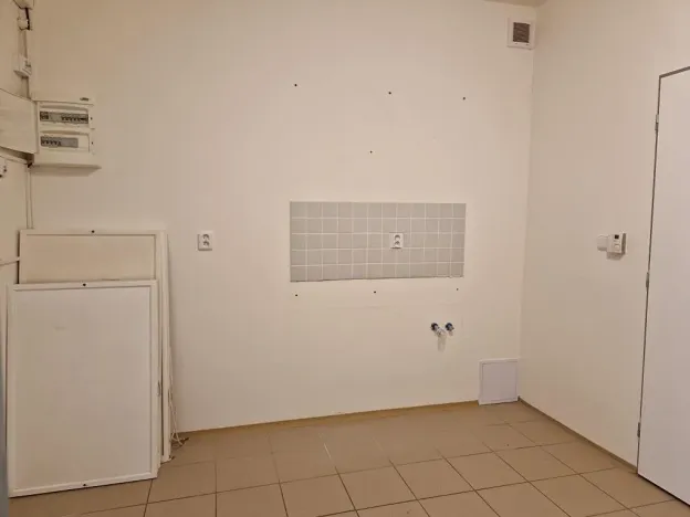 Prodej obchodního prostoru, Hodonín, Cihlářská čtvrť, 61 m2