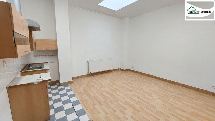 Pronájem bytu 1+kk, Cheb, Joštova, 32 m2