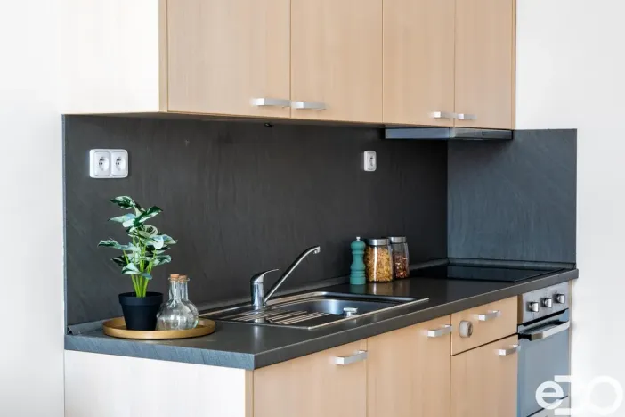 Prodej bytu 2+kk, Praha, Spojovací, 50 m2