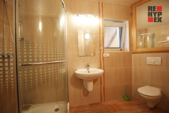 Prodej rodinného domu, Karlovice, 204 m2