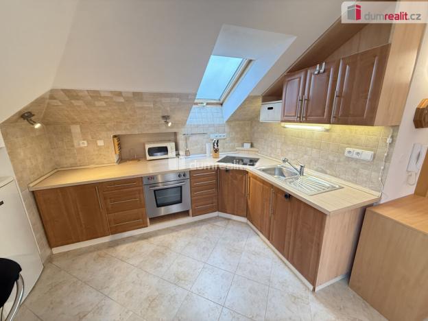 Pronájem bytu 2+kk, Praha - Štěrboholy, Pod valem, 54 m2