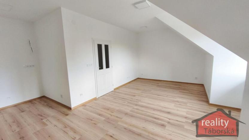 Prodej bytu 1+kk, Nupaky, Nupacká, 39 m2