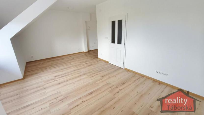 Prodej bytu 1+kk, Nupaky, Nupacká, 39 m2