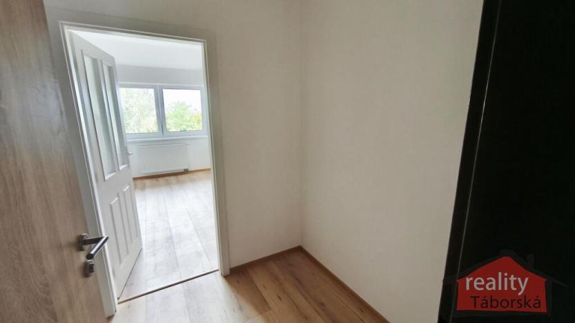 Prodej bytu 1+kk, Nupaky, Nupacká, 39 m2