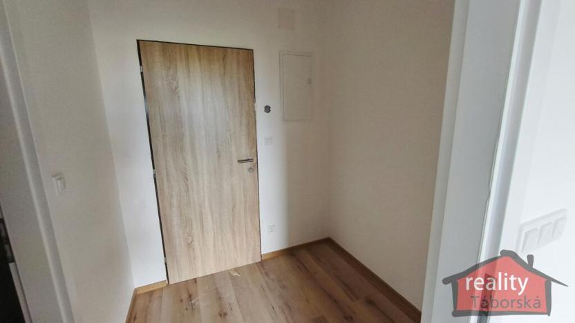 Prodej bytu 1+kk, Nupaky, Nupacká, 39 m2