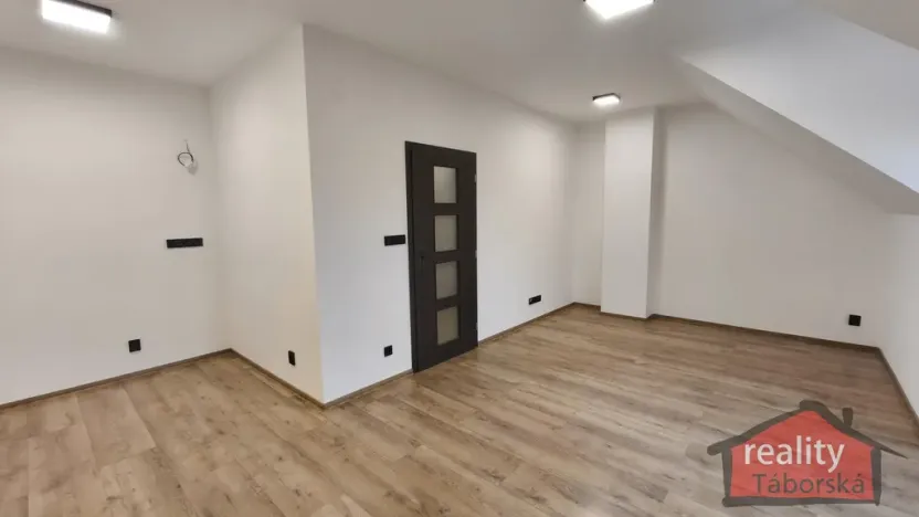 Prodej bytu 1+kk, Nupaky, Nupacká, 38 m2