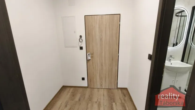 Prodej bytu 1+kk, Nupaky, Nupacká, 38 m2