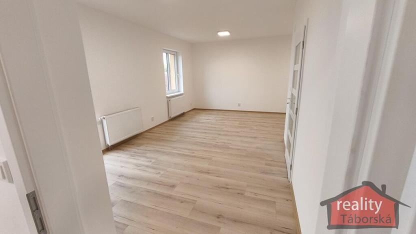 Prodej bytu 2+kk, Nupaky, Nupacká, 62 m2