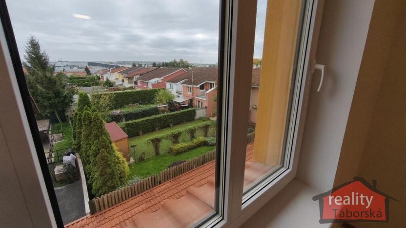 Prodej bytu 2+kk, Nupaky, Nupacká, 62 m2