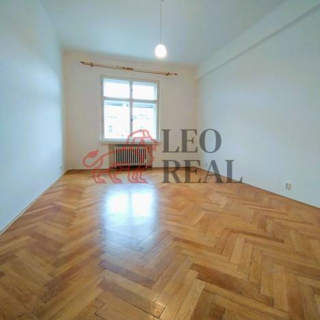 Pronájem bytu 1+1, Praha - Holešovice, Veverkova, 42 m2