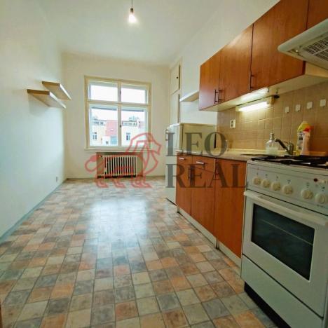 Pronájem bytu 1+1, Praha - Holešovice, Veverkova, 42 m2