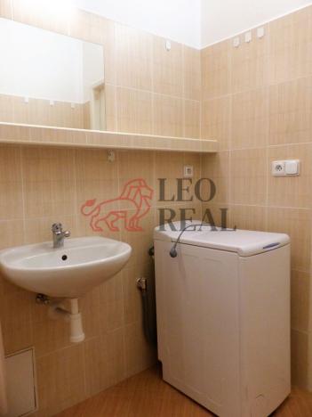 Pronájem bytu 1+1, Praha - Holešovice, Veverkova, 42 m2